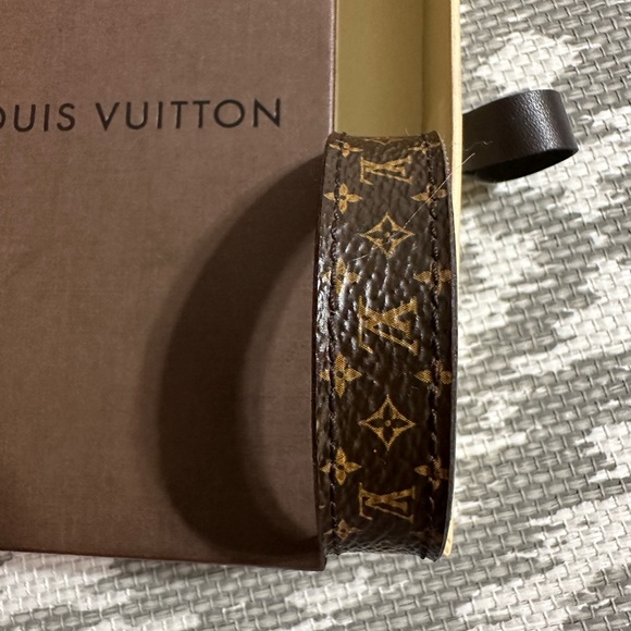 LOUIS VUITTON ❤️🌟MONOGRAM BRACELET ⭐️ - Picture 7 of 7
